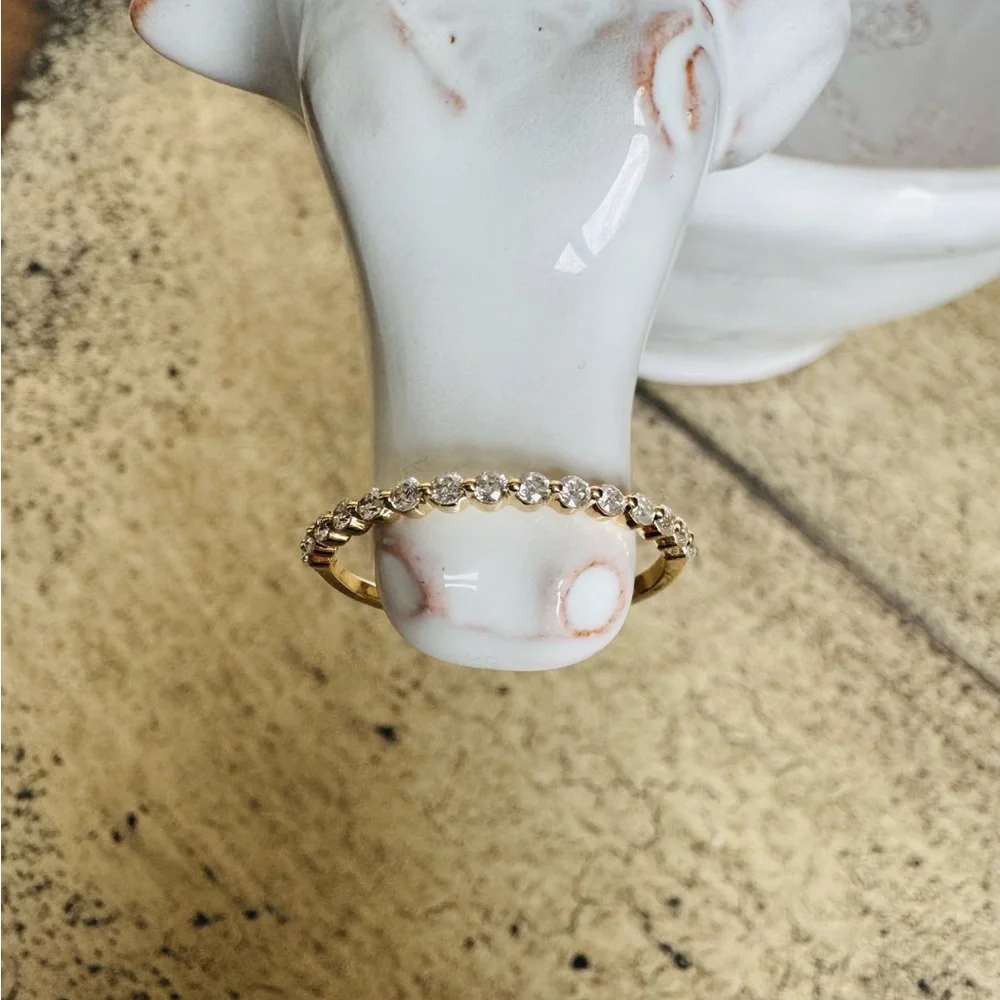 14KYG Moissanite Bubble Prong Ring Band